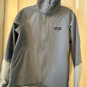 Brand New Patagonia women’s R1 CrossStrata Jacket